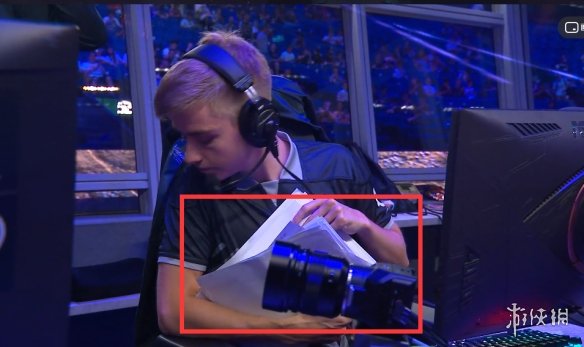 更突显出团 更突显出团